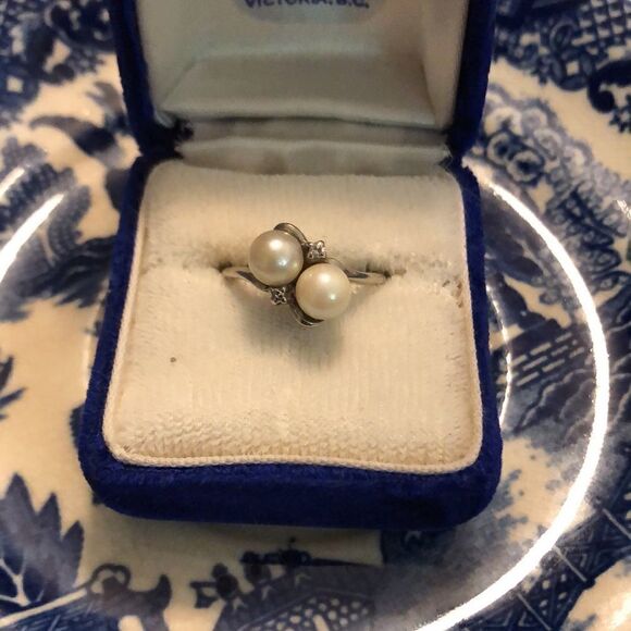 💛 10k White Gold Vintage Pearl & Diamond Ring - Picture 4 of 7